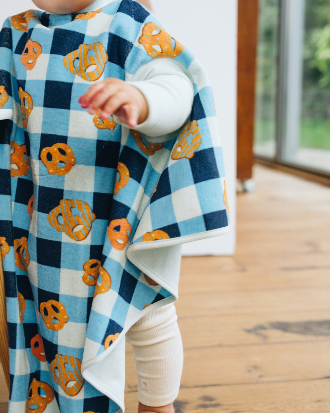 "Boo" bib - Pretzel Club