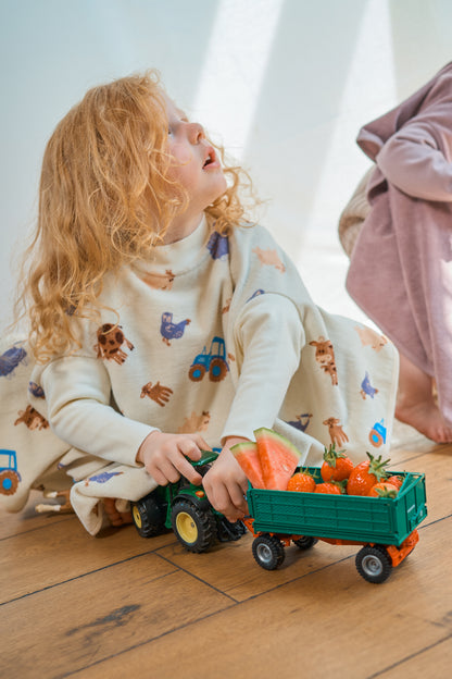 “Boo” bib – Farm Friends