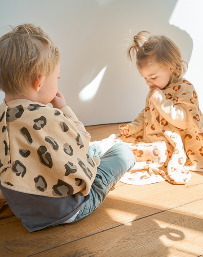 “Boo” bib – Desert Dune