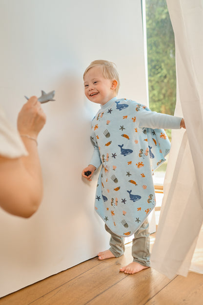 “Boo” bib – Deep Sea
