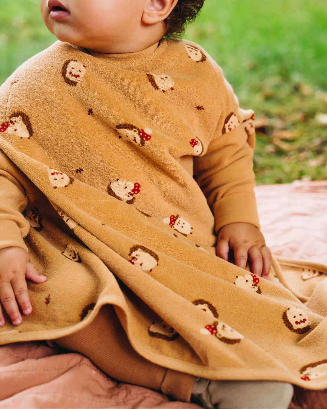 "Boo" bib - Hedge Hugs