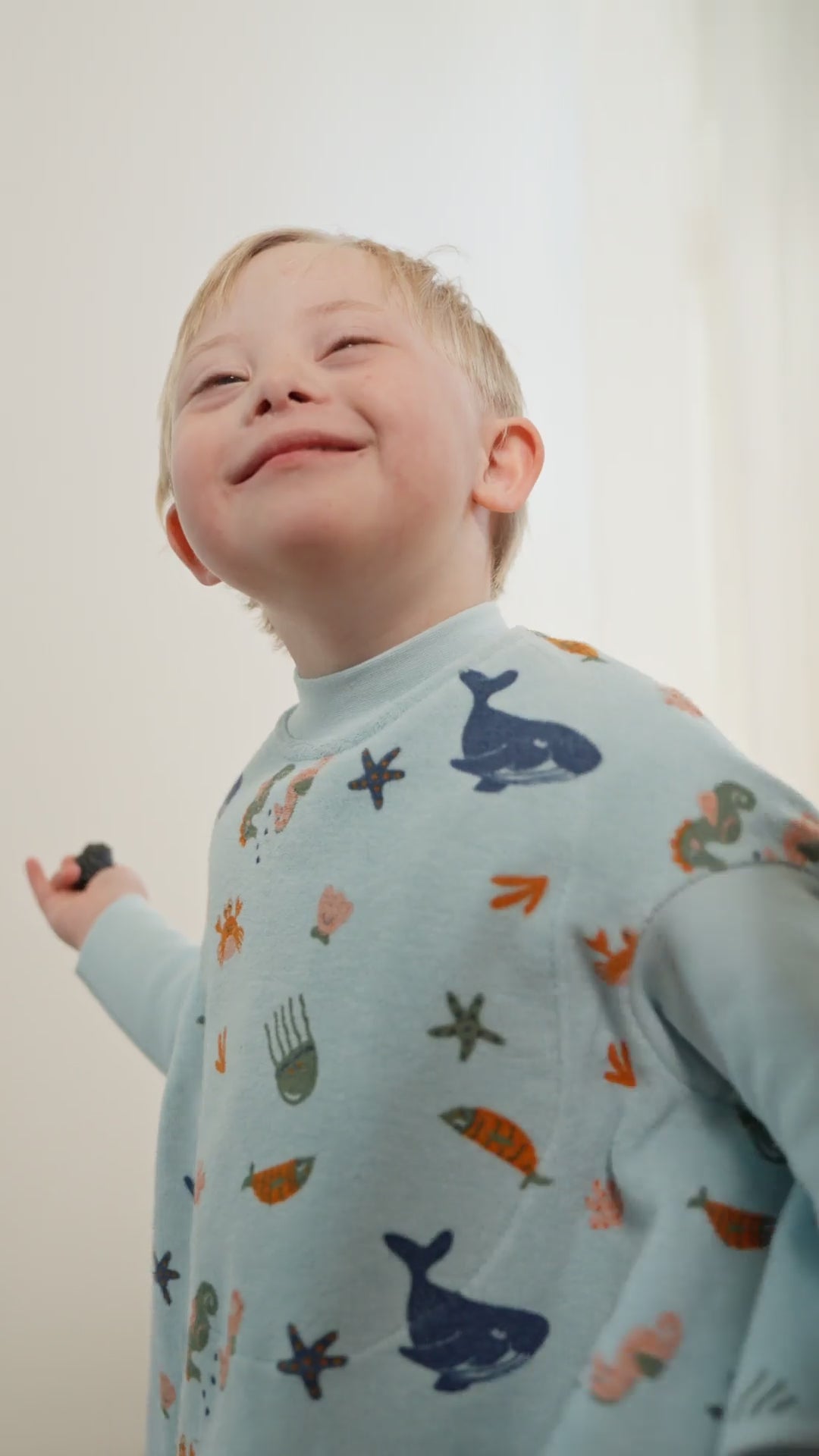 “Boo” bib – Deep Sea