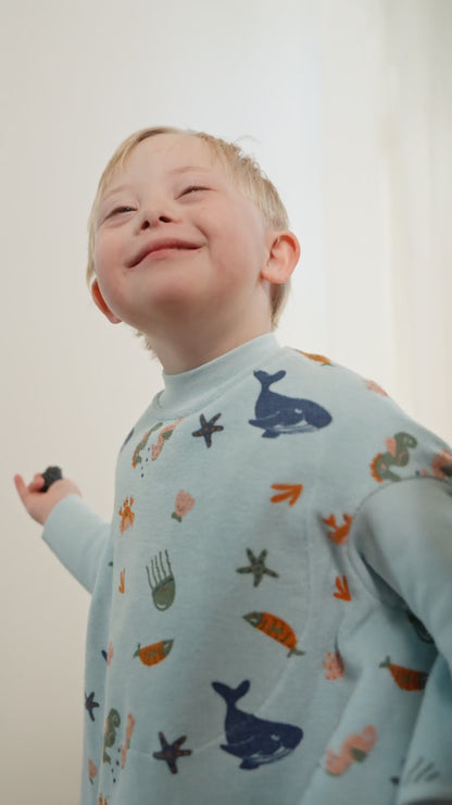 “Boo” bib – Deep Sea