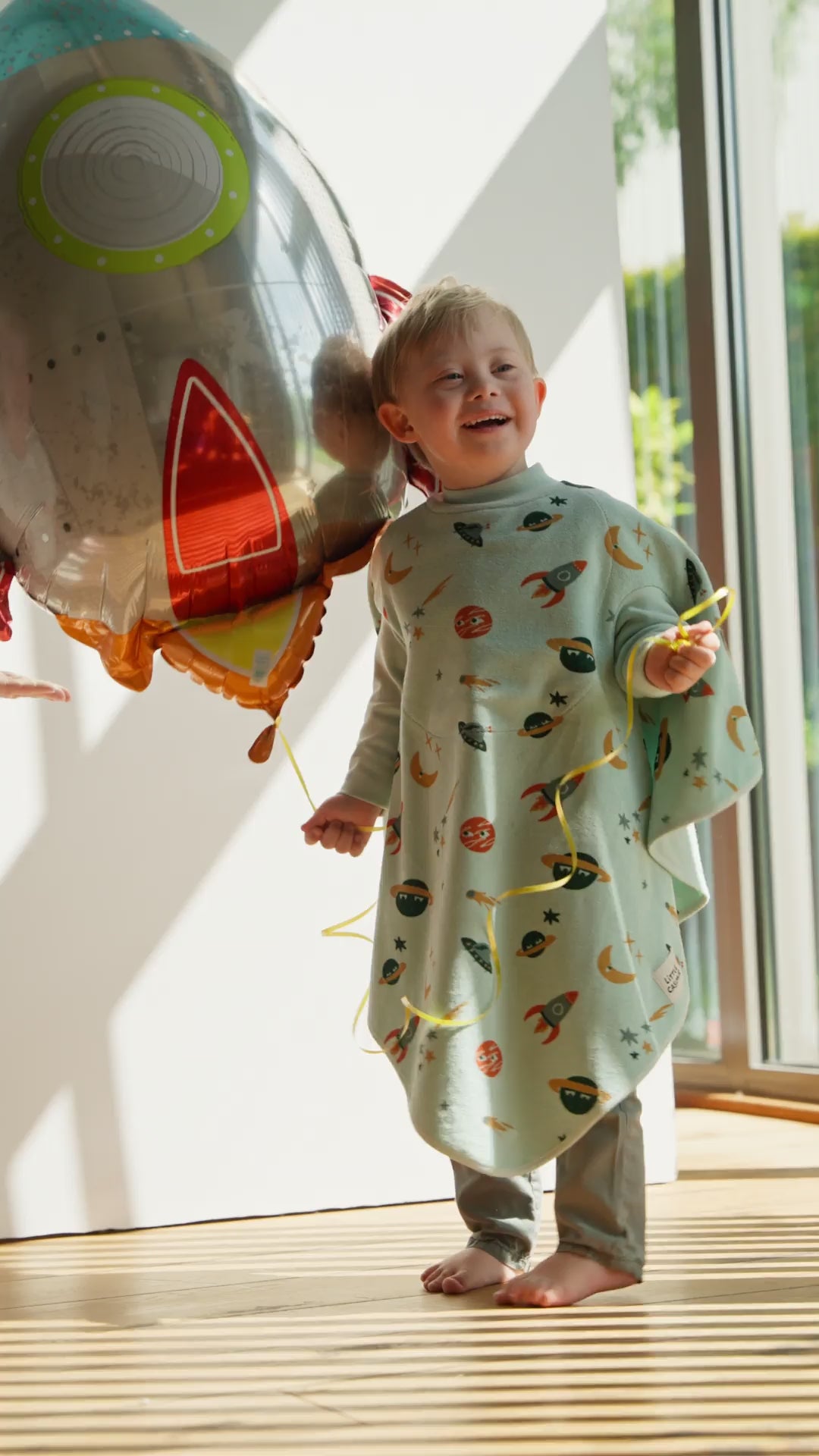 “Boo” bib – Cosmic 2.0